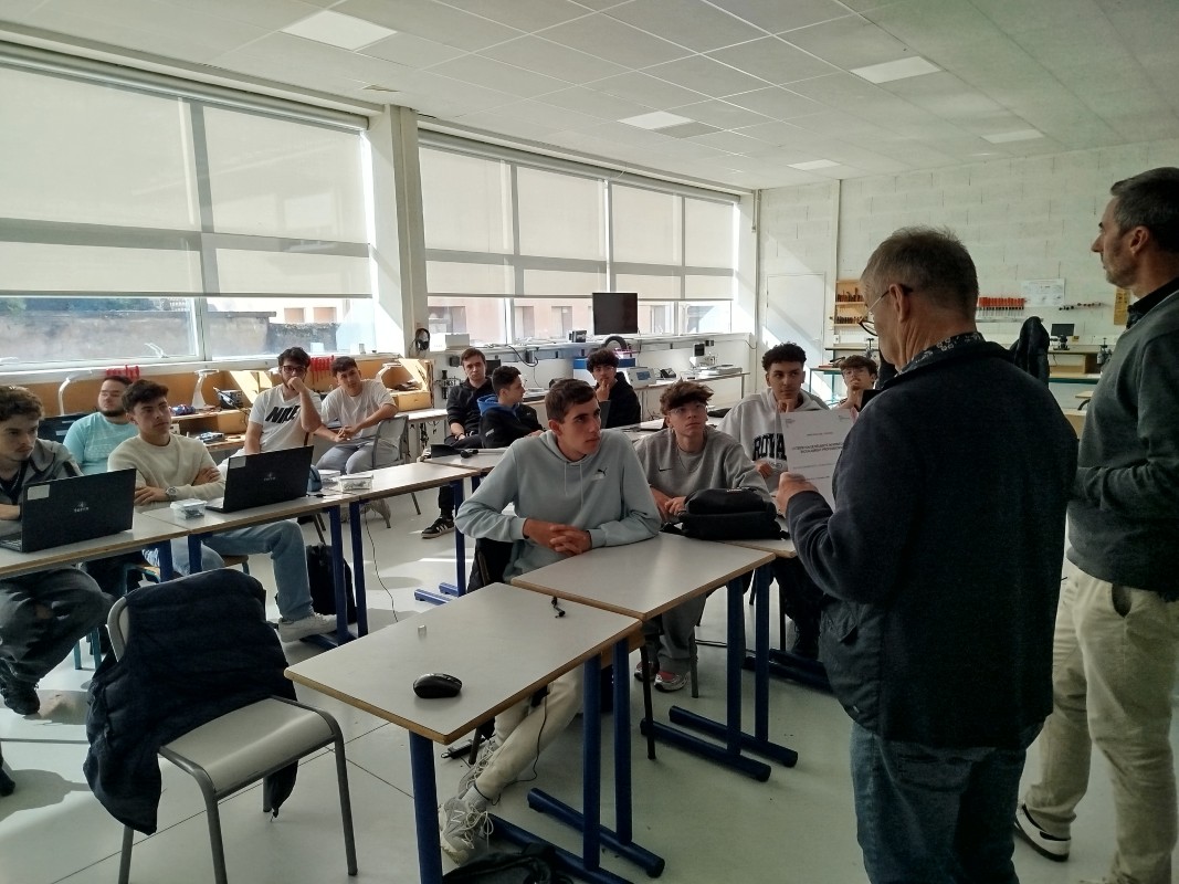 Remise des diplômes intermédiaires